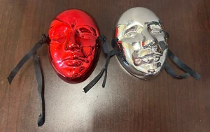 Vintage Lot of 2 Ceramic Silver Red Face Clown Masks Wall Art 4” x 3” Taiwan - Picture 1 of 4