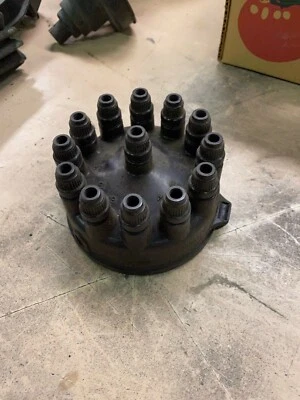 CABINA DISTRIBUIDORA ROLLS ROYCE PHANTOM III CON LOS 13 CONECTORES DE CABLE DE BUJÍA Foto 1 de 4