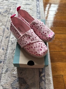 TOMS Alpargata Pastel Pink Foil Hearts Print Girls Shoes - Picture 1 of 4