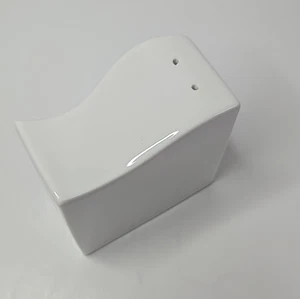 New Villeroy & Boch New Wave Salt Shaker Premium Porcelain White NWT - Picture 1 of 9