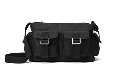 BOLSA DE OMBRO VICTORIA SECRET ROSA NÁILON CARGO - Imagem 1 de 4