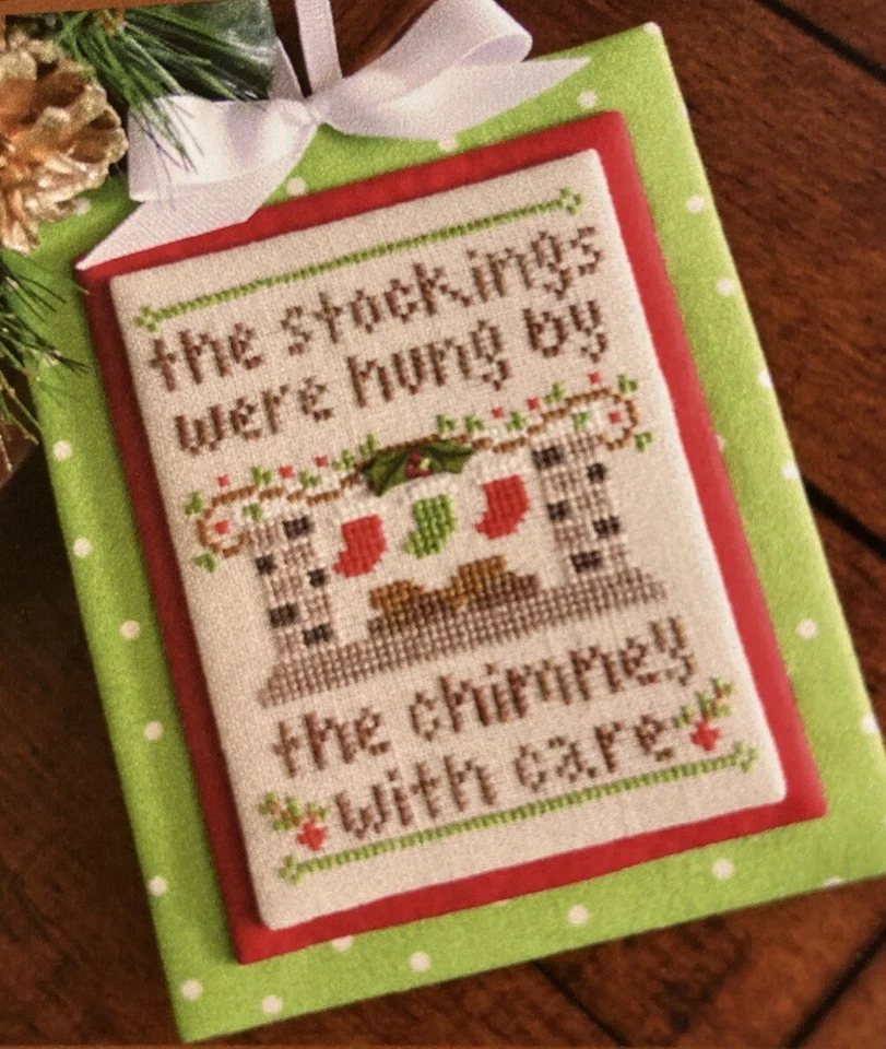 By the Chimney Country Cottage Adorno Patrón con Botón ¡NUEVO! Foto 1 de 4