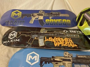 SHOT Show 2023 Maxim Defense "Raid-SD" Skakeboard, Patch, Kunstwerk, Graffiti Art - Bild 1 von 2