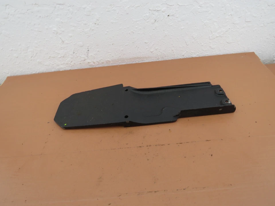 McCulloch Pro Mac 605 3.4 c.i. Placa inferior de motosierra OEM Foto 1 de 4