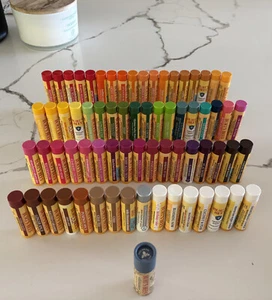 Bálsamo labial hidratante Burt's Bees envío gratuito al comprar 3 o más - Imagen 1 de 17