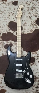 Guitarra Fender MIM Classic Stratocaster Build Negra Gilmour Mod - Imagen 1 de 16