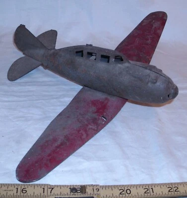 Avión de combate monomotor MARX P-35 JUGUETE DE ACERO AÑOS 50 Foto 1 de 3