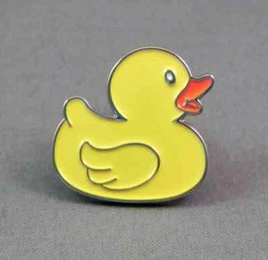 RUBBER DUCK PIN BADGE - Picture 1 of 1