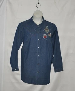 Camisa vaquera Quacker Factory con motivo de broche de estrás talla 1X índigo - Imagen 1 de 2