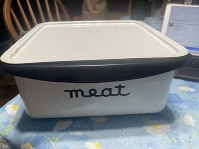 *Vintage* White Enamelware MEAT Pan with Lid Refrigerator Storage Crisper - Image 1 of 4