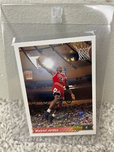 Vintage 1992 Upper Deck #23 NBA Michael Jordan Chicago Bulls Sports Trading Card - Foto 1 di 3