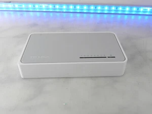 TP-Link TL-SF1008D V10 8-Port 10/100Mbps Desktop Switch NO PSU FREE P&P #195 - Picture 1 of 3