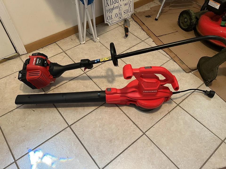 Soplador de hojas/aspirador/triturador y herbicida a gas Foto 1 de 1