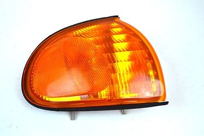 Luz de señalización de giro de la lente del pasajero derecho Ford Windstar Van 95-98 Foto 1 de 4