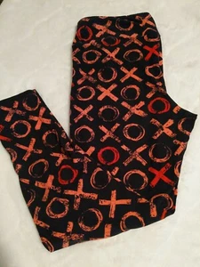 LULAROE Tall Curvy Leggings VALENTINES X's O's Black Background Red Peach - Bild 1 von 3