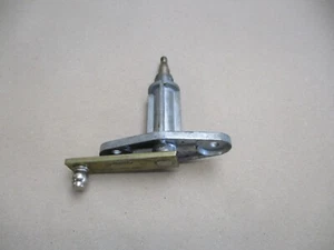 VW LT 28-55 G90 Wischerlager Scheibenwischerlager Wischergelenk links NEU orig. - Bild 1 von 8