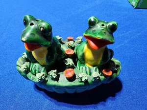 Vintage Antique Empress Frogs in Flower Basket Salt & Pepper Shakers Made Japan - Picture 1 of 4