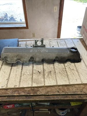 87 Bmw 325i E30 tapa válvula  Foto 1 de 4