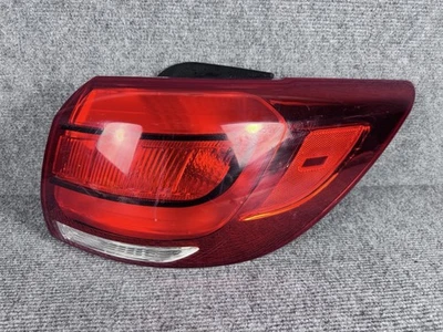 2014-2016 KIA SPORTAGE PASSENGER RIGHT Tail Light Quarter Panel Mounted - Image 1 of 4