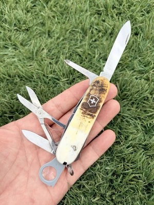 Специальные весы Victorinox Explored In Horn - Изображение 1 из 4