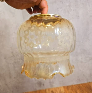 Paralume a sospensione vintage vetro ambrato fumè scanalato arricciato floreale retrò soffitto - Foto 1 di 18