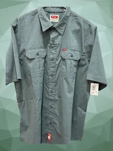 Wrangler Relaxed Fit Kurzarm grün, mit Sonnenbrillenreiniger Größe XL Neu mit Etikett - Bild 1 von 3