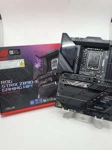 Placa madre ASUS ROG STRIX Z890-E Gaming Wifi Intel LGA 1851 DDR5 ATX - Imagen 1 de 7