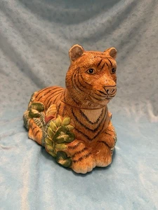 VTG Tiger Cookie Jar Sakura Stephine Stouffer delicately Handpainted Ceramic 10" - Picture 1 of 22