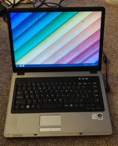 Advent ET5200 2.2GHz 15.4'' Laptop Linux Office Wifi 250GB HDD DVD 3h Batt Cheap - Picture 1 of 6