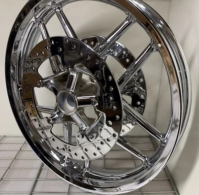 Harley Chrome VRSCDX NIGHT ROD RUEDA DELANTERA ESPECIAL V-ROD 2012-17 INTERCAMBIO OEM Foto 1 de 4