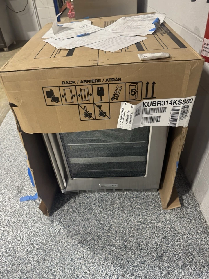 KitchenAid 24" Centro de Bebidas Independiente/Incorporado Doble Zona - KUBR314KSS Foto 1 de 1