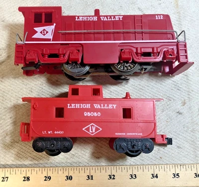 Marx 112 Lehigh Valley Industrial Switcher + 95050 Caboose O gauge, Runs! (C) - Image 1 of 4