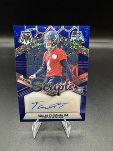 2024 Mosaico No Huddle Blu Rookie Auto Taulia Tagovailoa Scripts RS-TTA - Foto 1 di 2