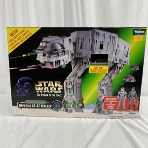 SEALED Kenner AT-AT Walker Commander- and Driver Actionfigur - 69733 - Bild 1 von 4