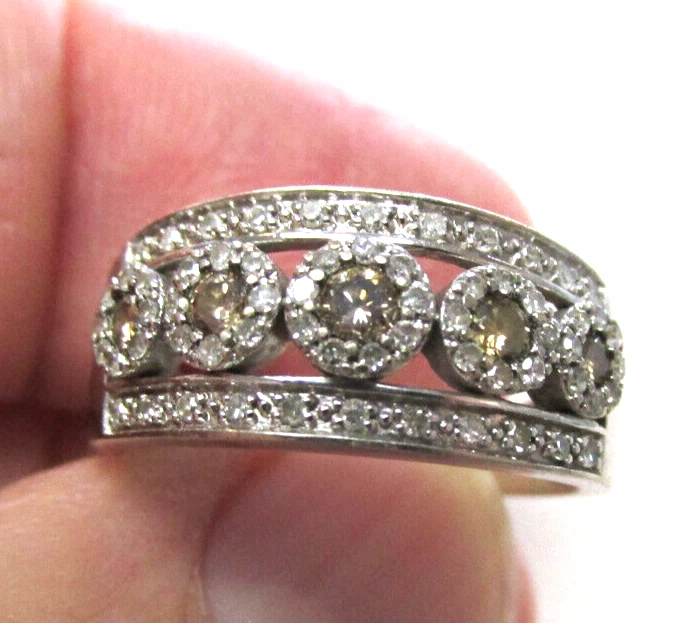 Precioso Anillo Unisex Diamantes Marrón y Blanco Oro 14k Talla 7.5 Hacer Oferta Foto 1 de 4