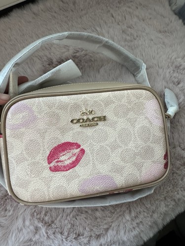Borsa per fotocamera Coach CZ942 Mini Jamie in tela e pelle firmata con stampa labbra