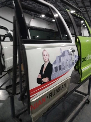 Conjunto de puerta trasera izquierda usado lado trasero se adapta a: Ford Expedition 2010 lado eléctrico Foto 1 de 4