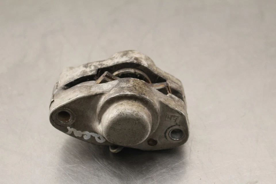 1999 Polaris Scrambler 400 4X4 pinça de freio traseira W840 - Imagem 1 de 4