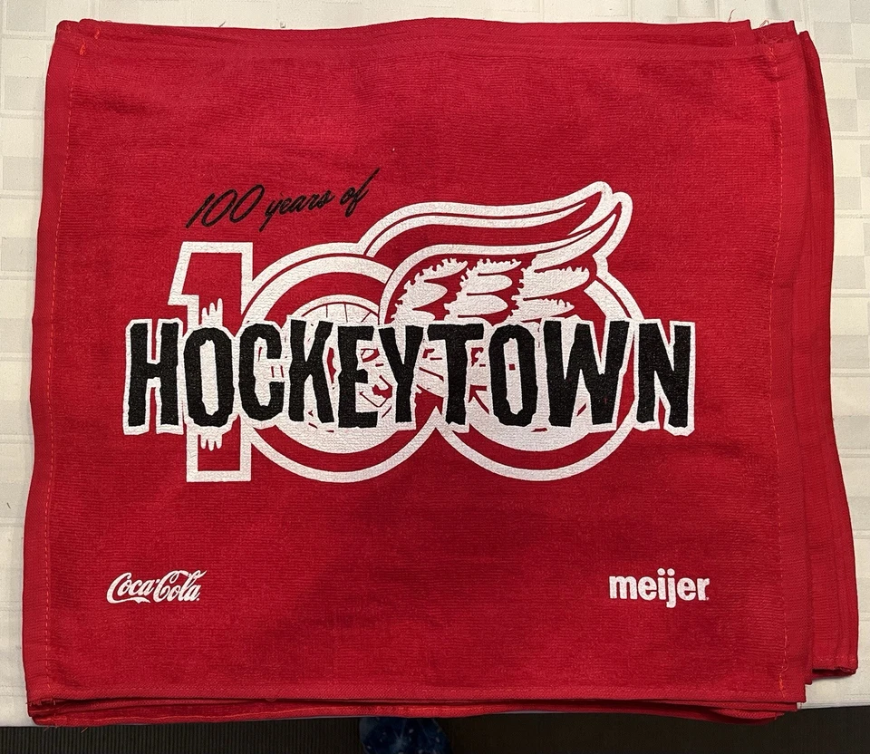 Toalha Detroit Red Wings - SGA 2025 noite de abertura - Imagem 1 de 1