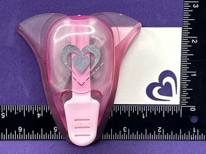Punzón de papel EK Success Corner Heart Love - Imagen 1 de 5