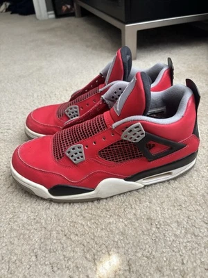 Jordan 4 Toro Bravo 2013 – Batedor / Restauração – Asa faltando - Imagem 1 de 4