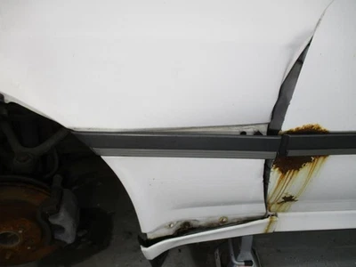 Moldura de guardabarros usada para: Toyota Supra 1989 grado A Foto 1 de 4