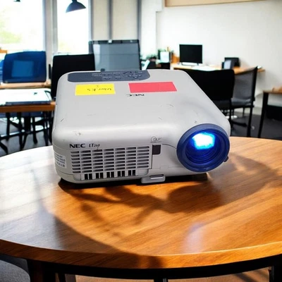 NEC LT260K Projector XGA Portable 2400 Lumens 1024x768 E6383 - Image 1 of 4