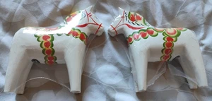 2 x Caballo Nils Olsson Dala 16 cm Blanco Pintado Madera Sueco Etiqueta Sellada NUEVO - Imagen 1 de 11