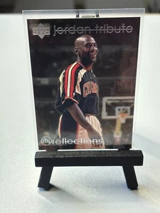 Tributo a Michael Jordan 1997-98 cubierta superior - #mj80 Michael Jordan - Imagen 1 de 2