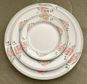 4 Five Piece Place Settings “Miami” By Villeroy And Boch - Picture 1 of 12