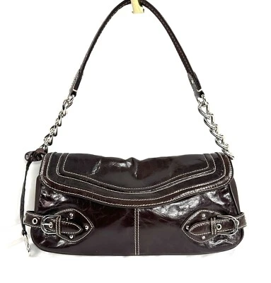 Bolso de hombro Franco Sarto marrón charol East West pequeño con solapa correa de cadena Foto 1 de 4