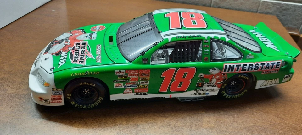 PONTIAC Interstate Labonte NASCAR - Action 1/18 - Immagine 1 di 4