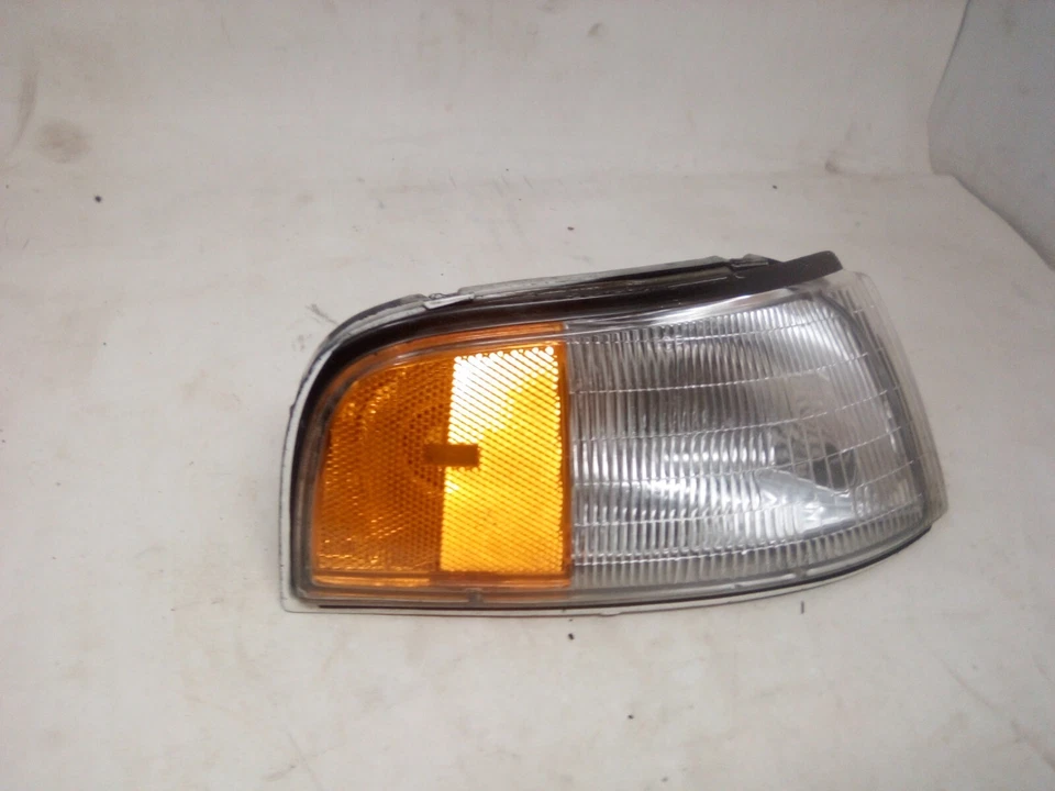 92-94 EAGLE SUMMIT WAGON MITSUBISHI Expo DERECHA Passinger OEM señal de giro Foto 1 de 4