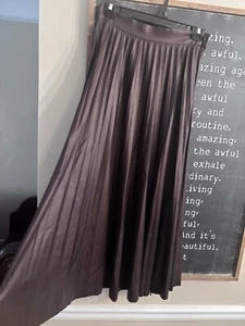ZARA Pleated faux leather look midi skirt, in dark Brown w/hidden zip Size XS - Picture 1 of 7